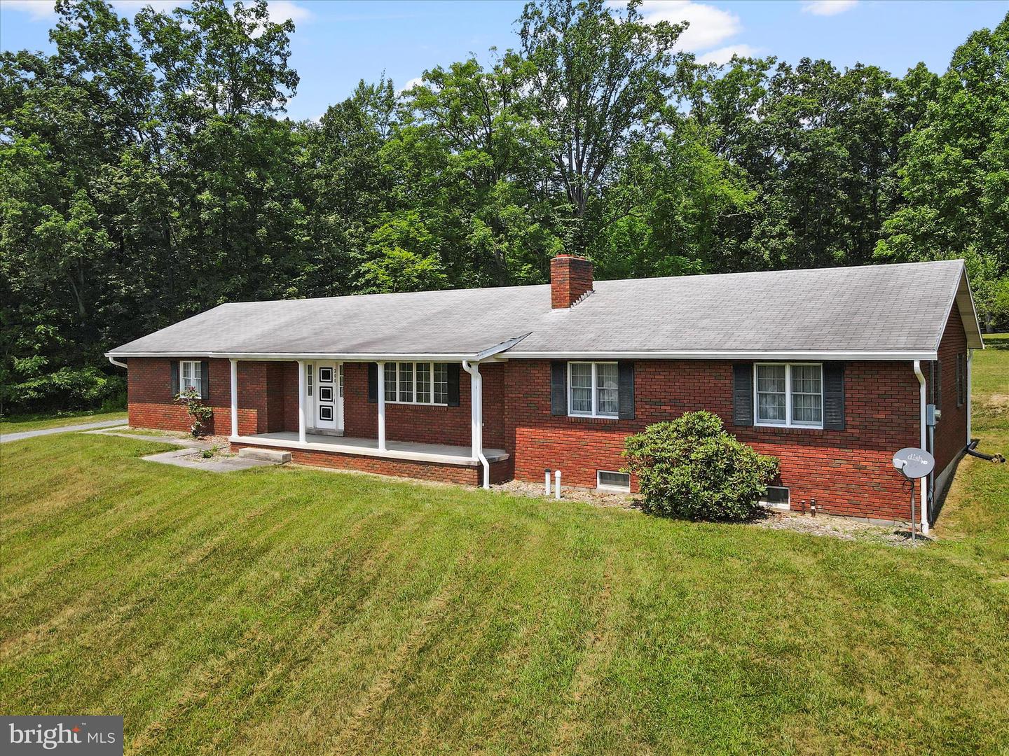20552 Reservoir St Property Photo 1