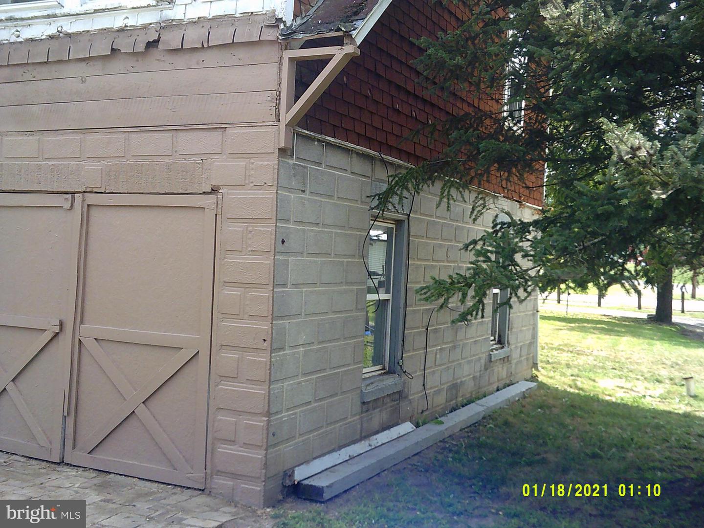 14210 Croghan Property Photo 5