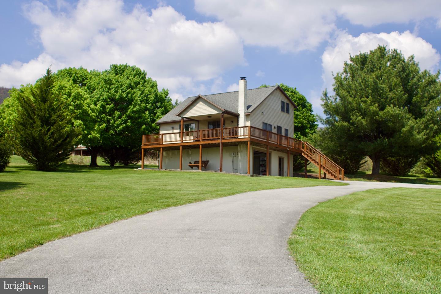 13651 Farm Ln Property Photo 3