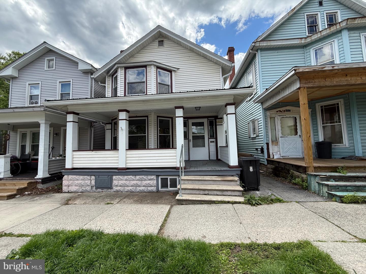 1512 Moore St Property Photo 2