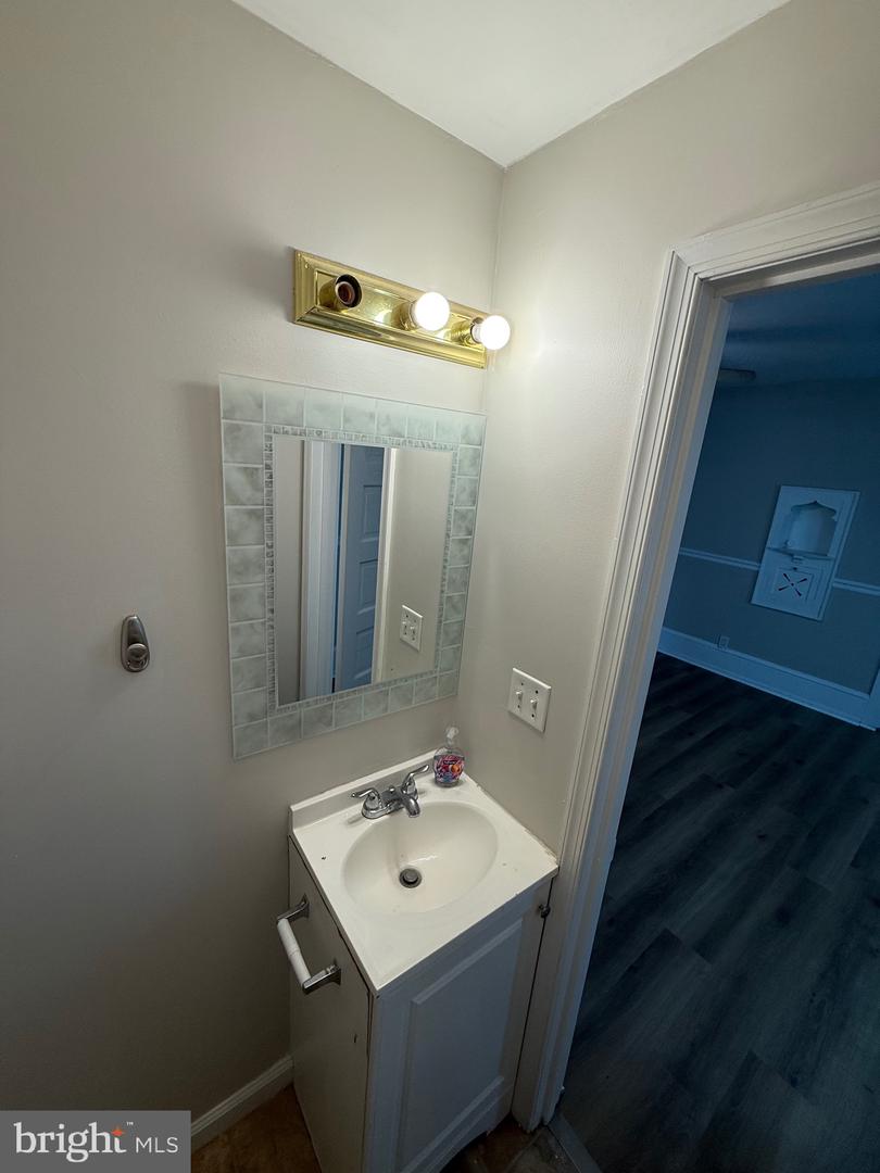 1512 Moore St Property Photo 22