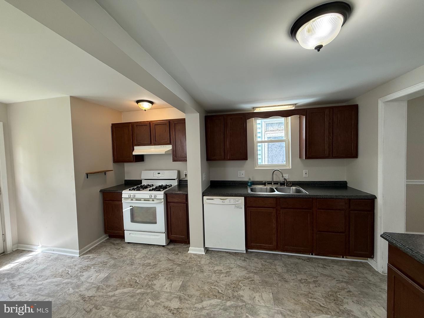 1512 Moore St Property Photo 27