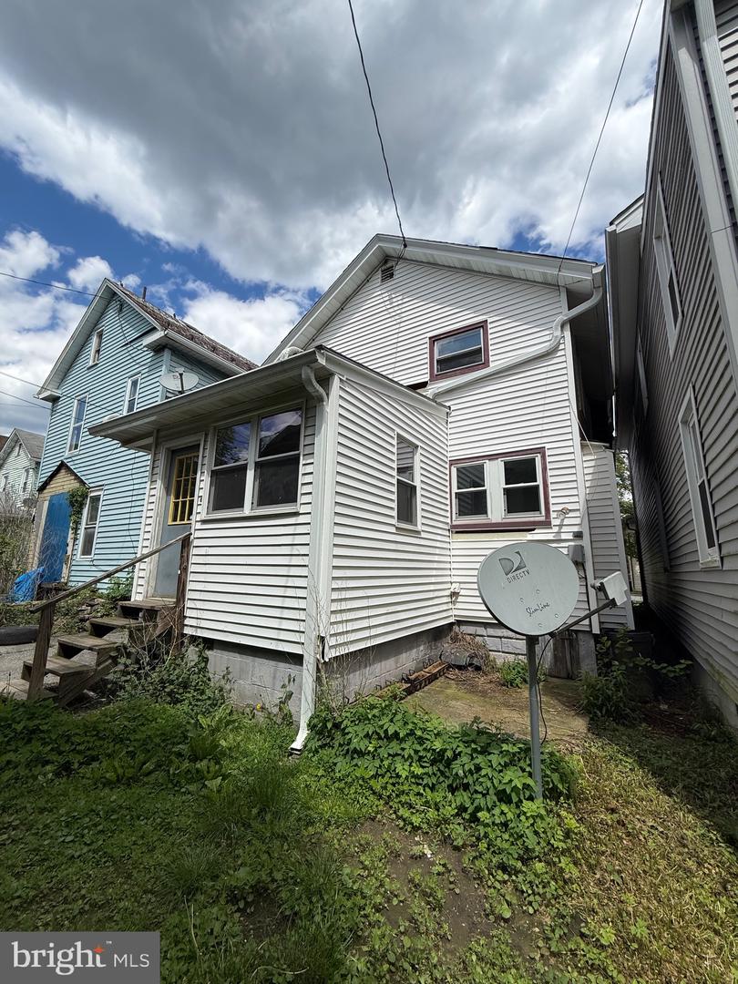 1512 Moore St Property Photo 32