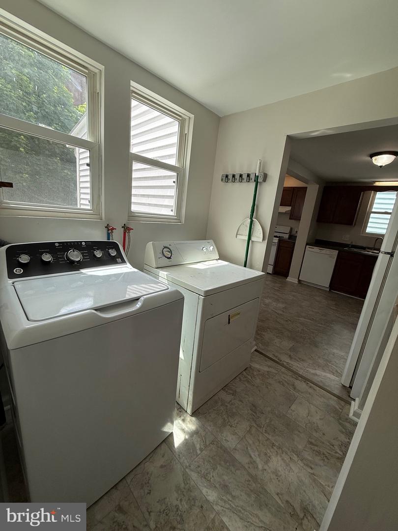 1512 Moore St Property Photo 44