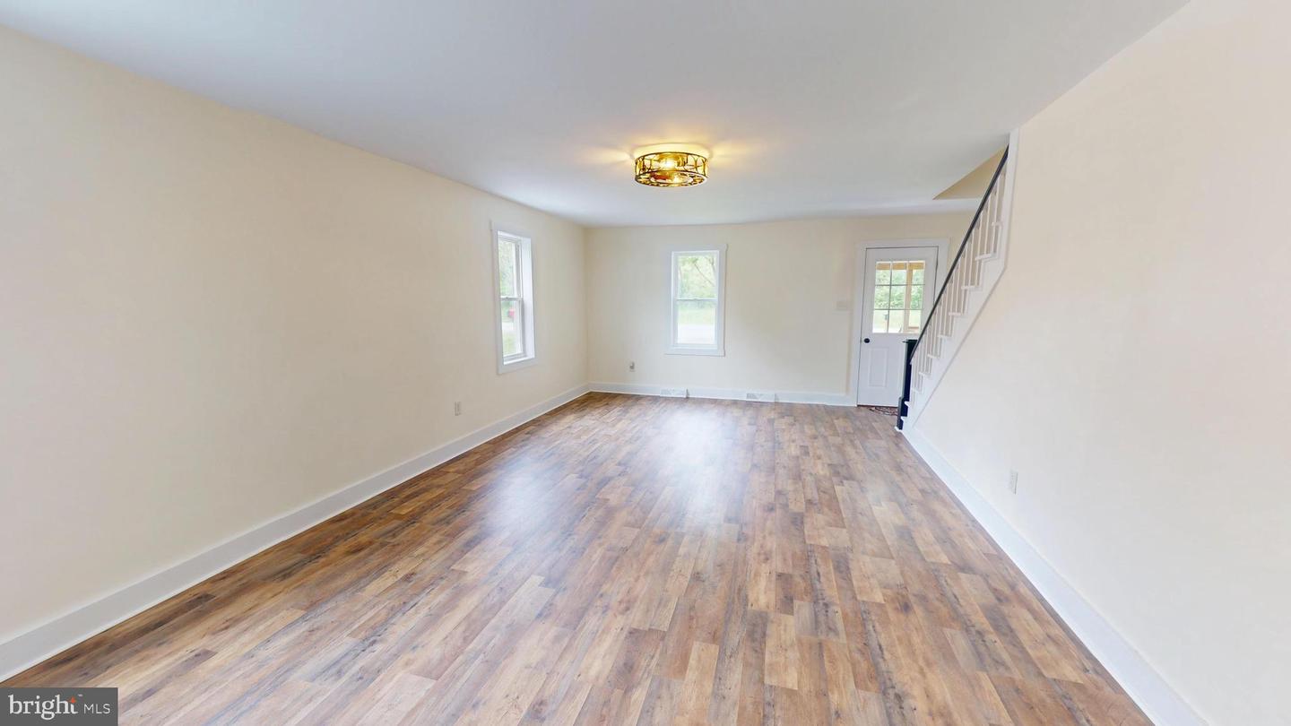 10475 Fairgrounds Rd Property Photo 16