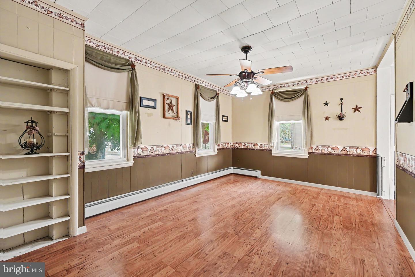 306 Ridgley St Property Photo 5