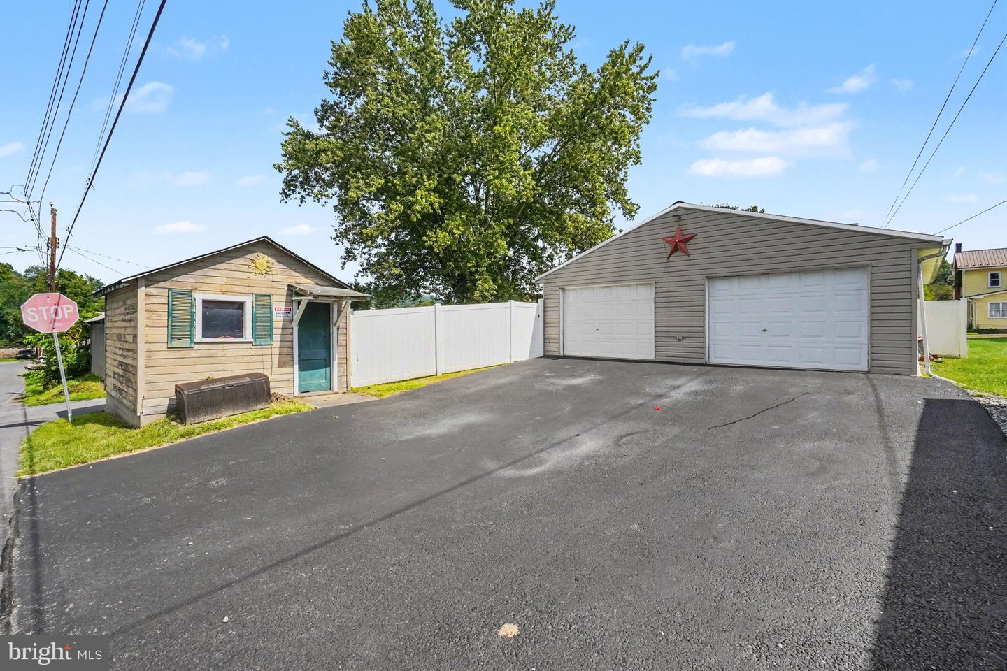 306 Ridgley St Property Photo 28