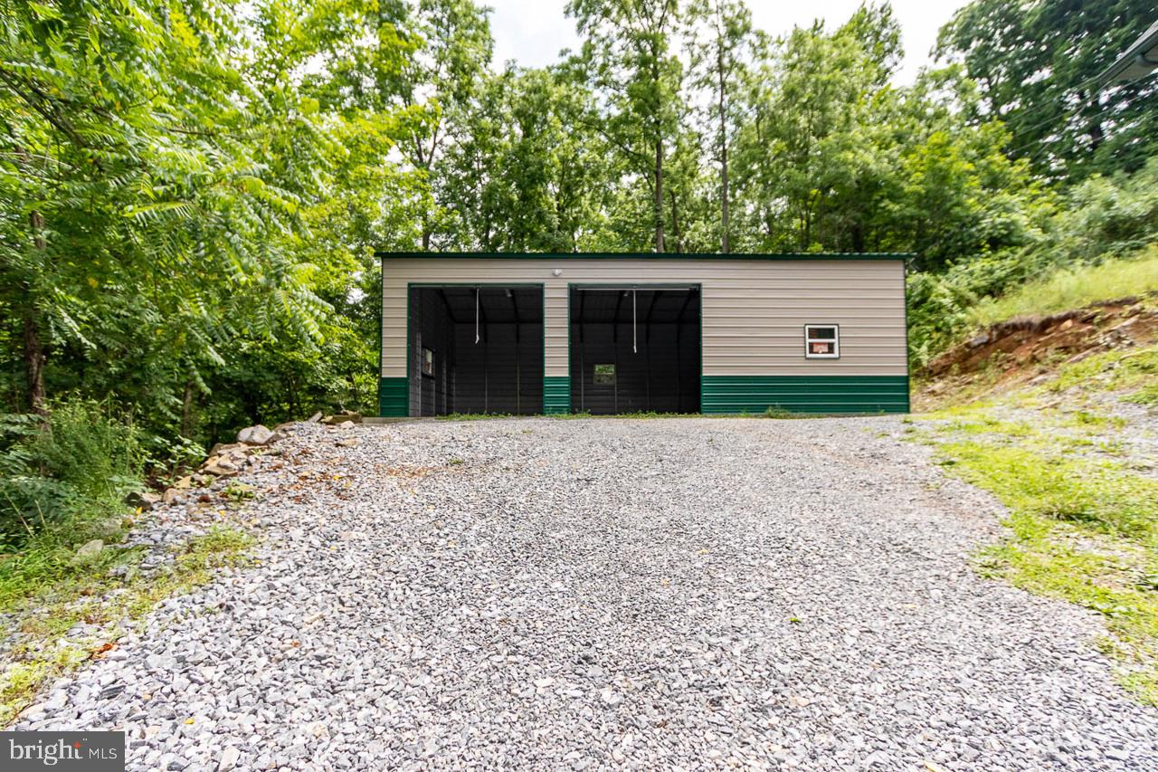 6882 Hungry Hollow Rd Property Photo 25