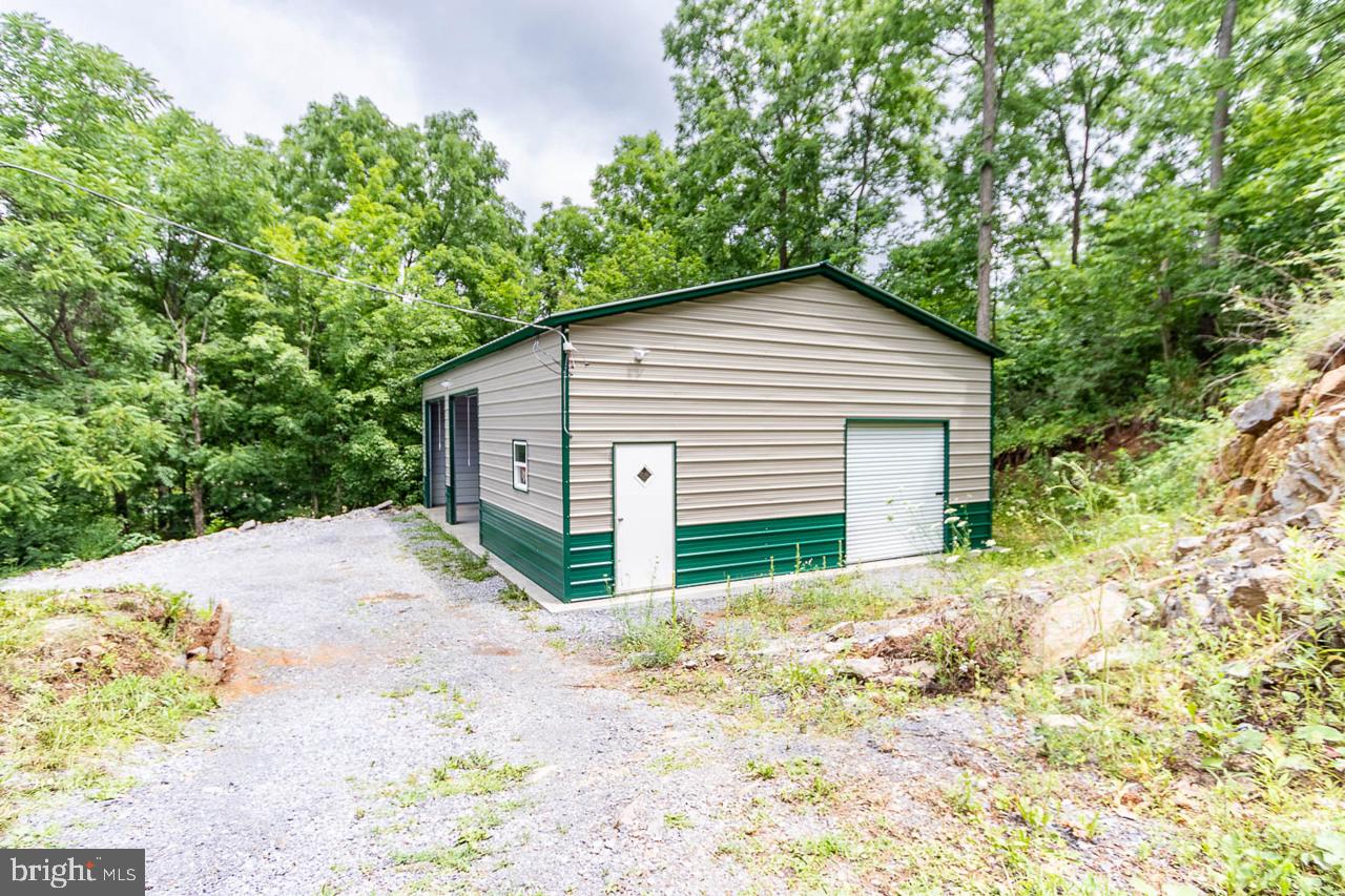 6882 Hungry Hollow Rd Property Photo 26
