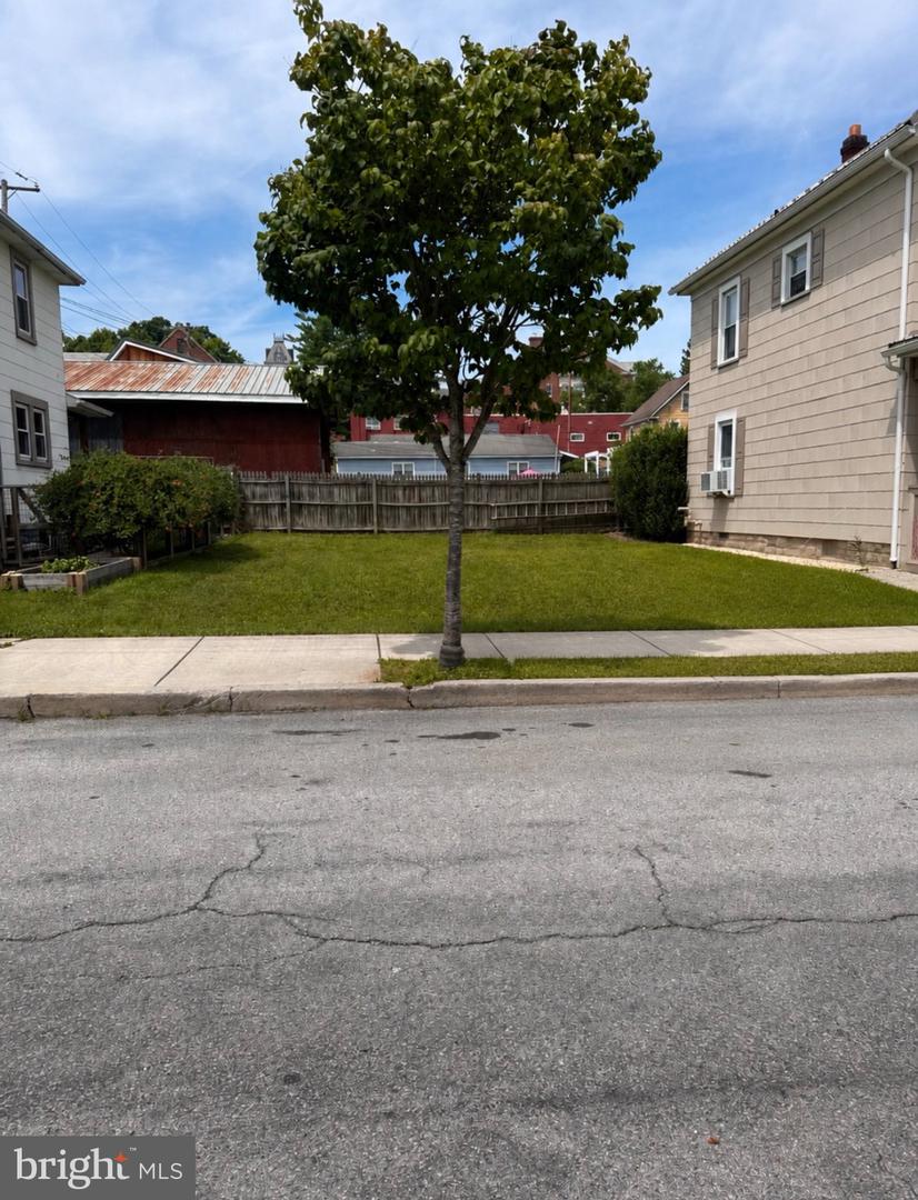 513 16th St Property Photo 1