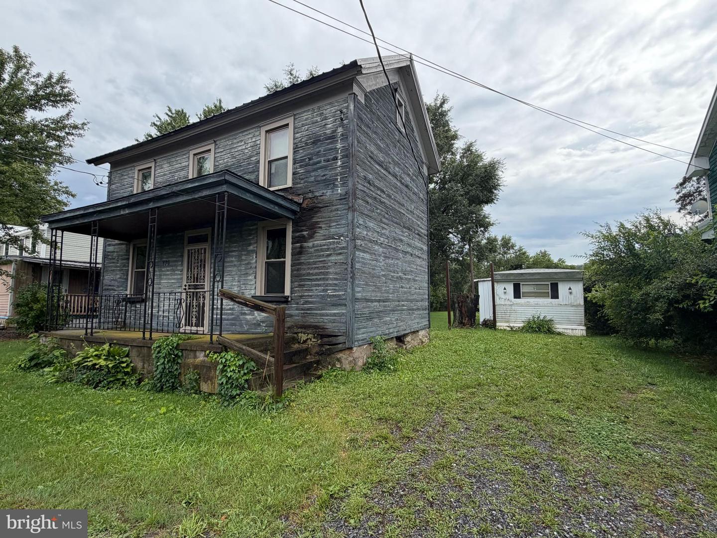 736 Water St Property Photo 2