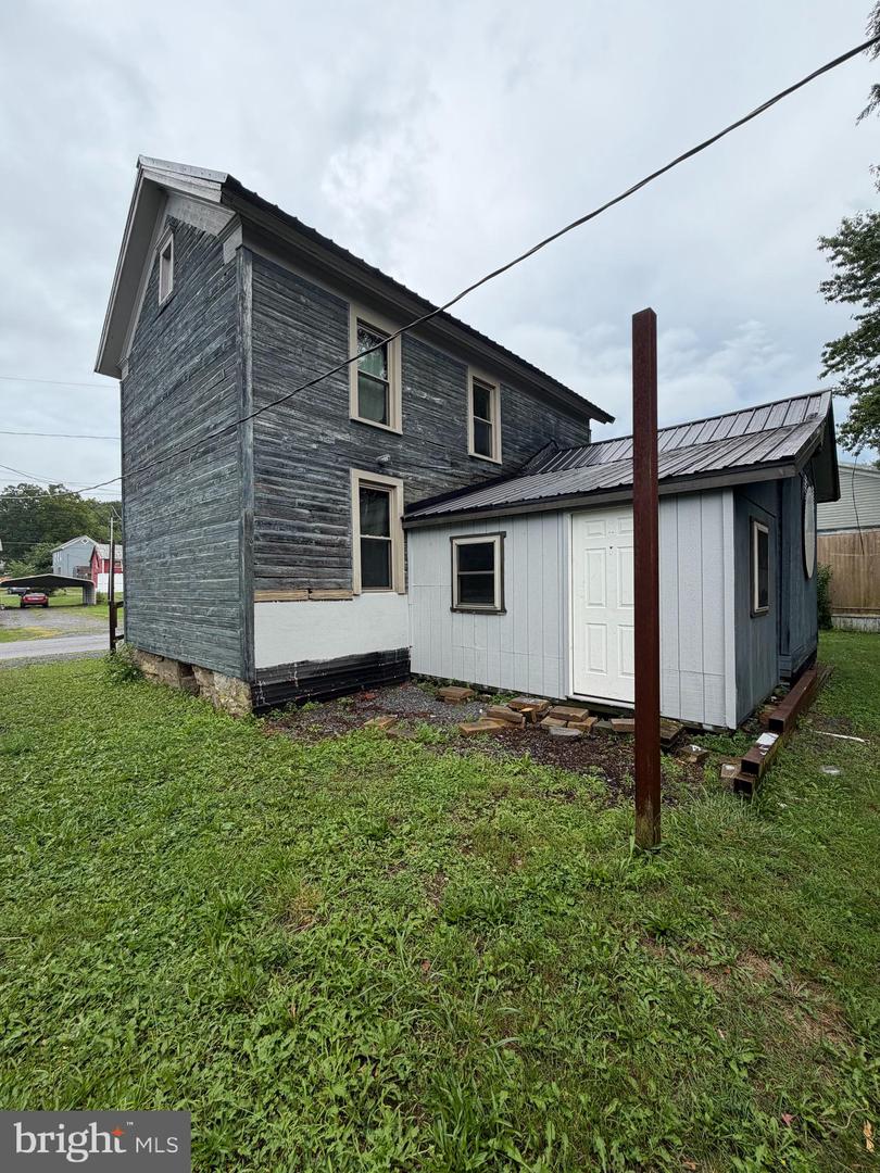 736 Water St Property Photo 4