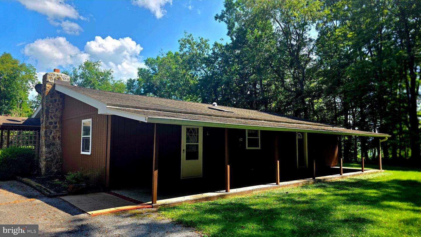 8952 Walnut Ln Property Photo 1