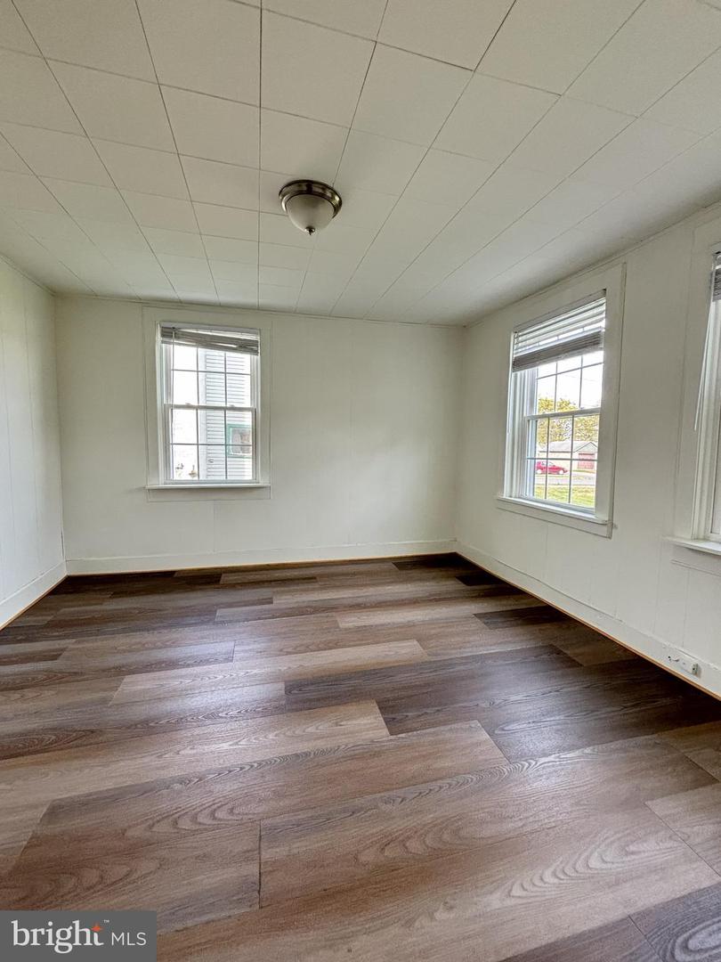 1427 Moore St Property Photo 21