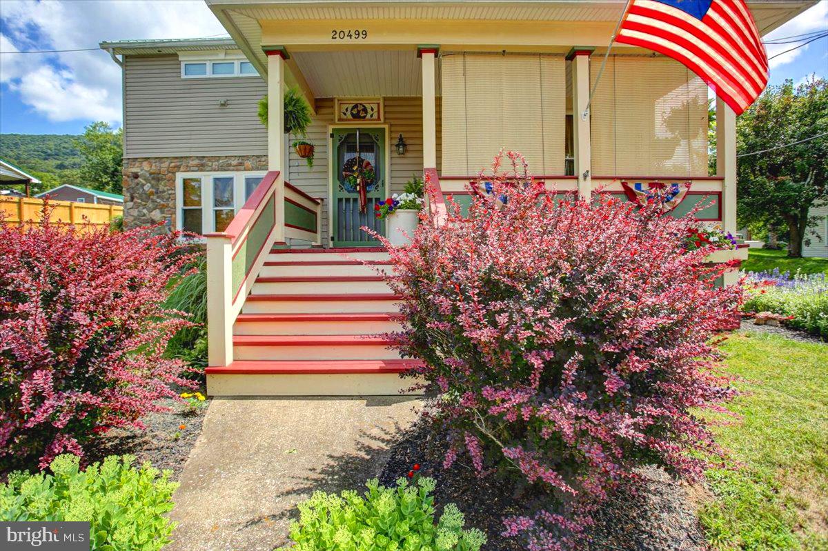 20499 Main St Property Photo 10