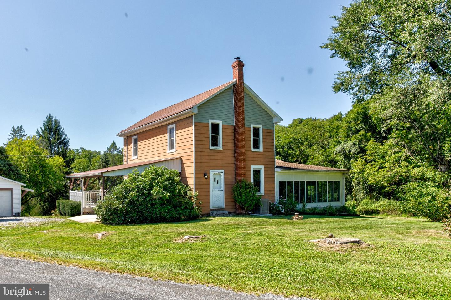 9492 Sugar Grove Rd Property Photo 2
