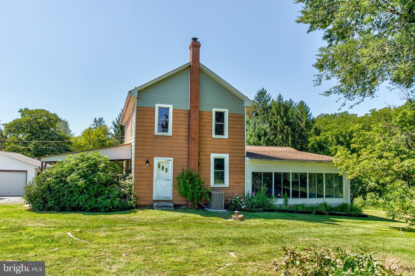 9492 Sugar Grove Rd Property Photo 3