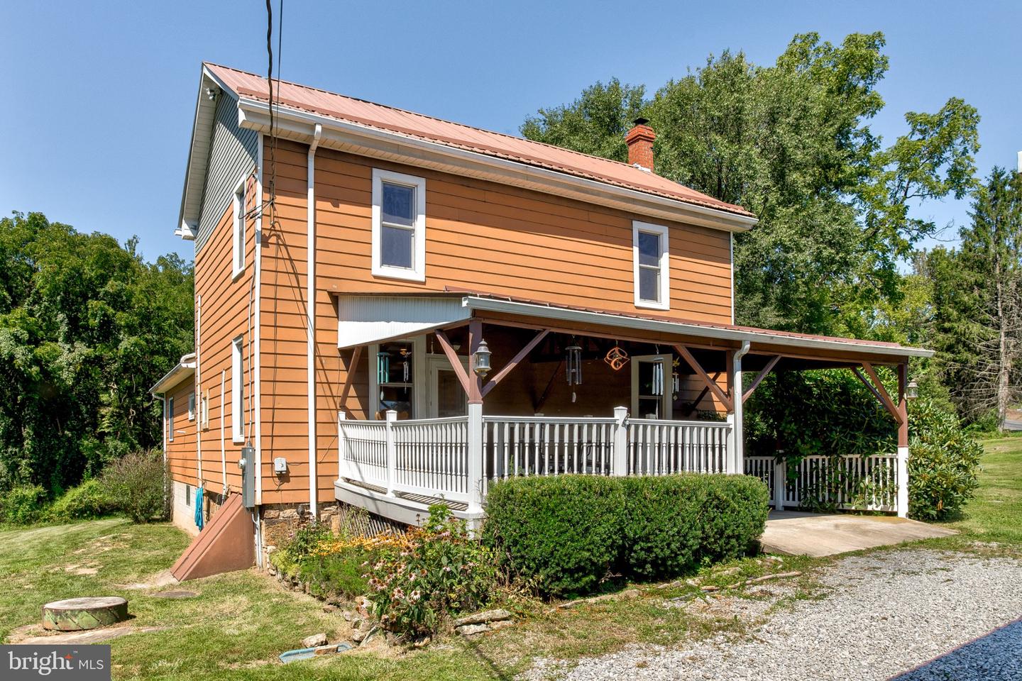 9492 Sugar Grove Rd Property Photo 4