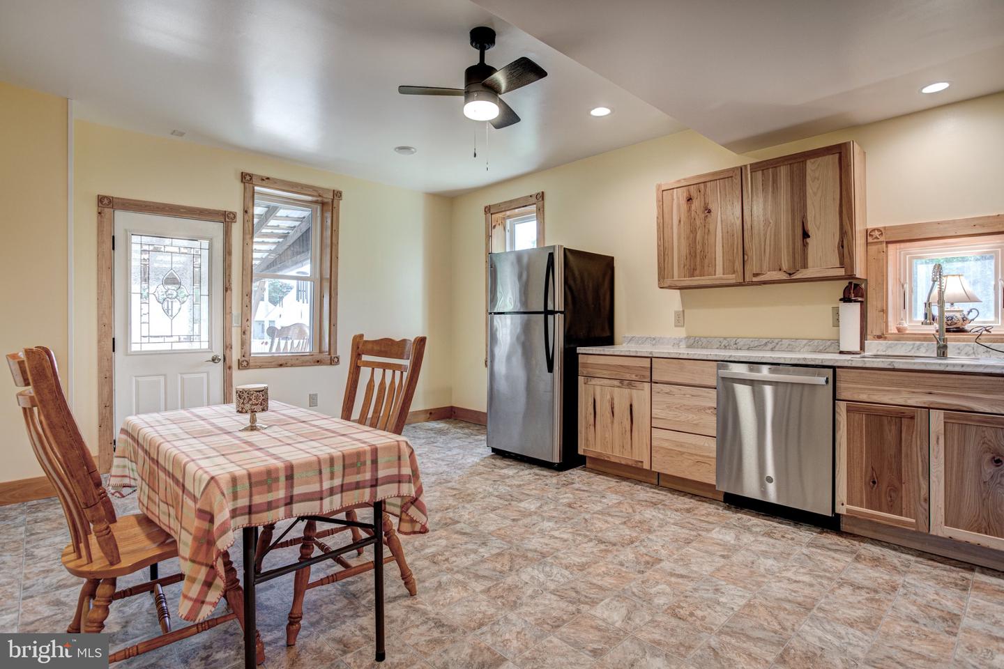 9492 Sugar Grove Rd Property Photo 11