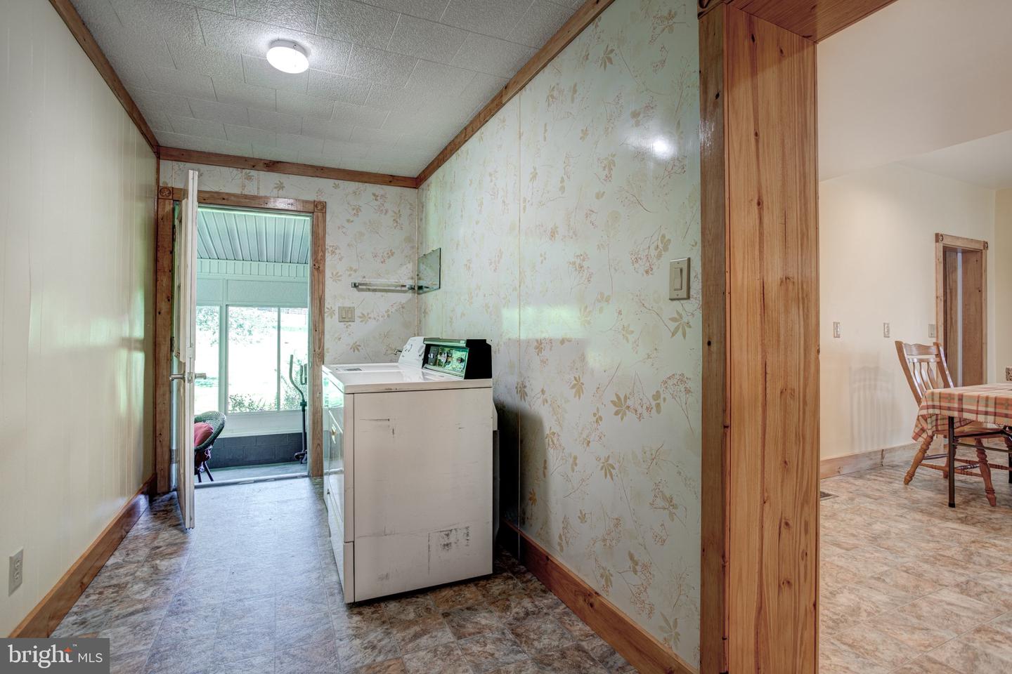 9492 Sugar Grove Rd Property Photo 19