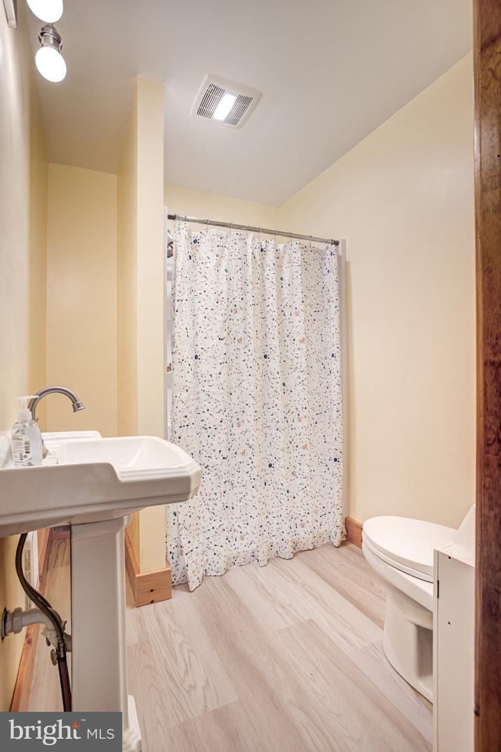 9492 Sugar Grove Rd Property Photo 27
