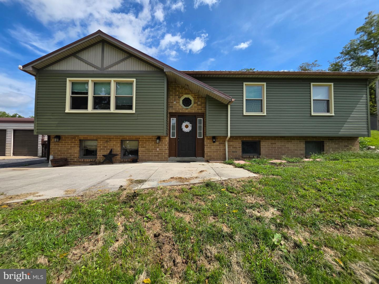 9760 Hunter Ln Property Photo 1