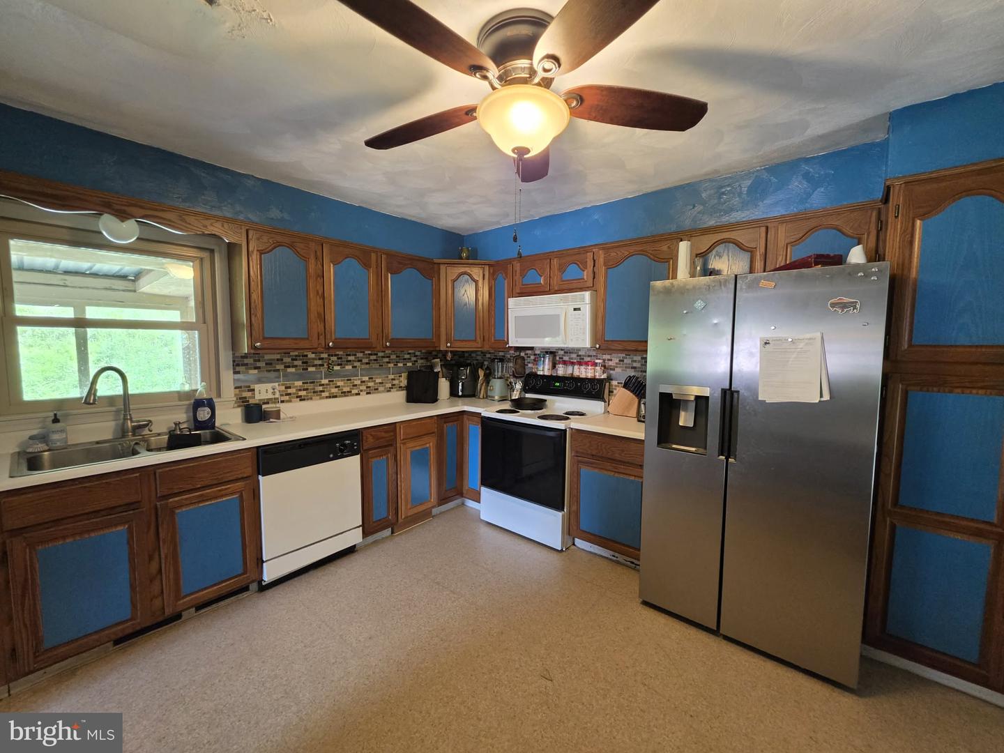 9760 Hunter Ln Property Photo 3