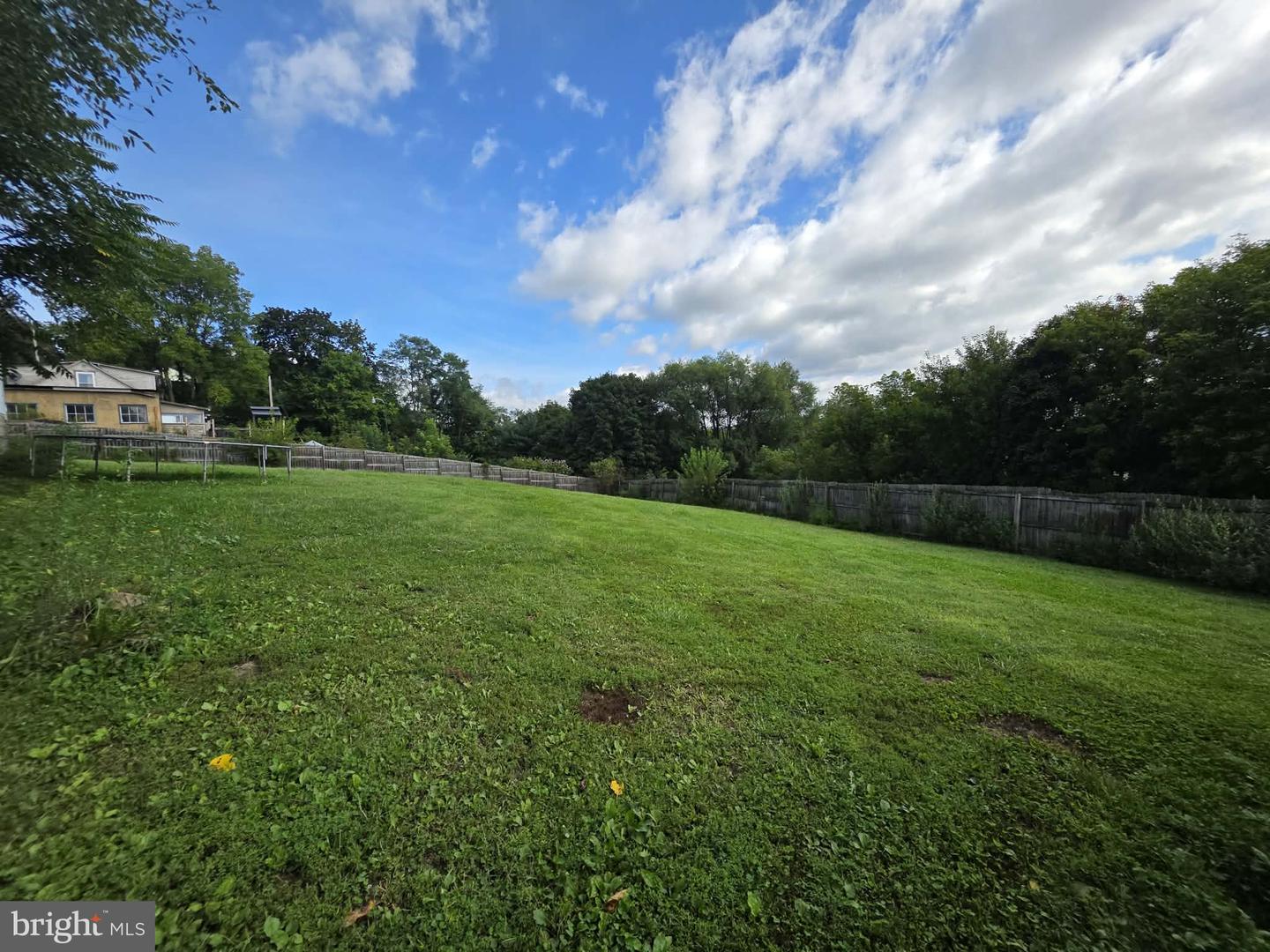 11459 Juniata Ave Property Photo 2