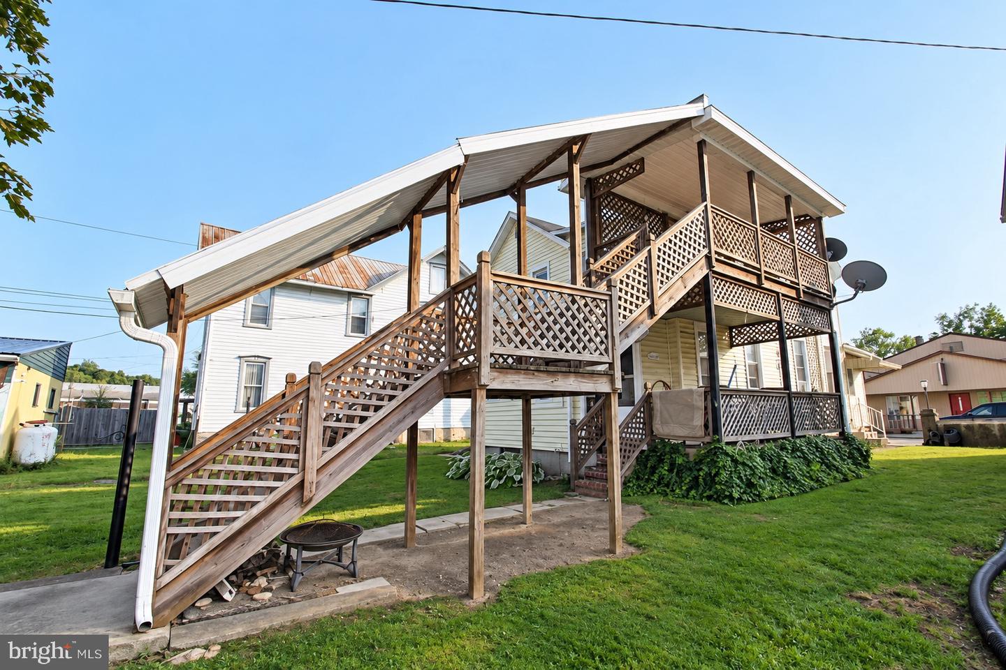 361 Ridgley St Property Photo 3
