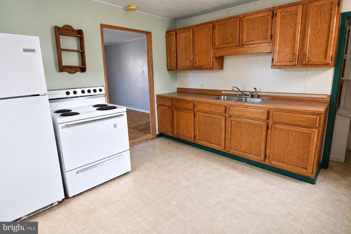 361 Ridgley St Property Photo 4