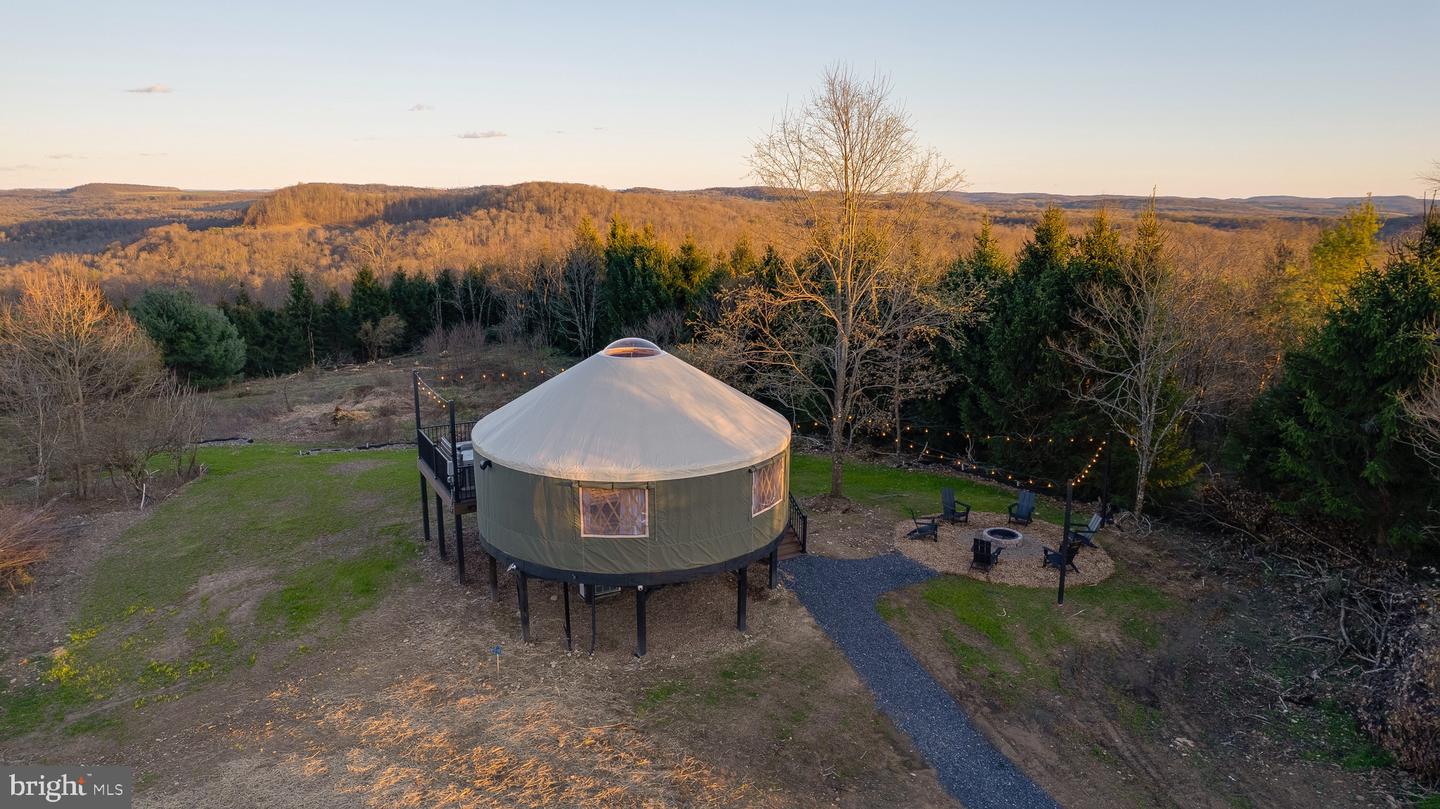 230 Yurt Ln Property Photo 3