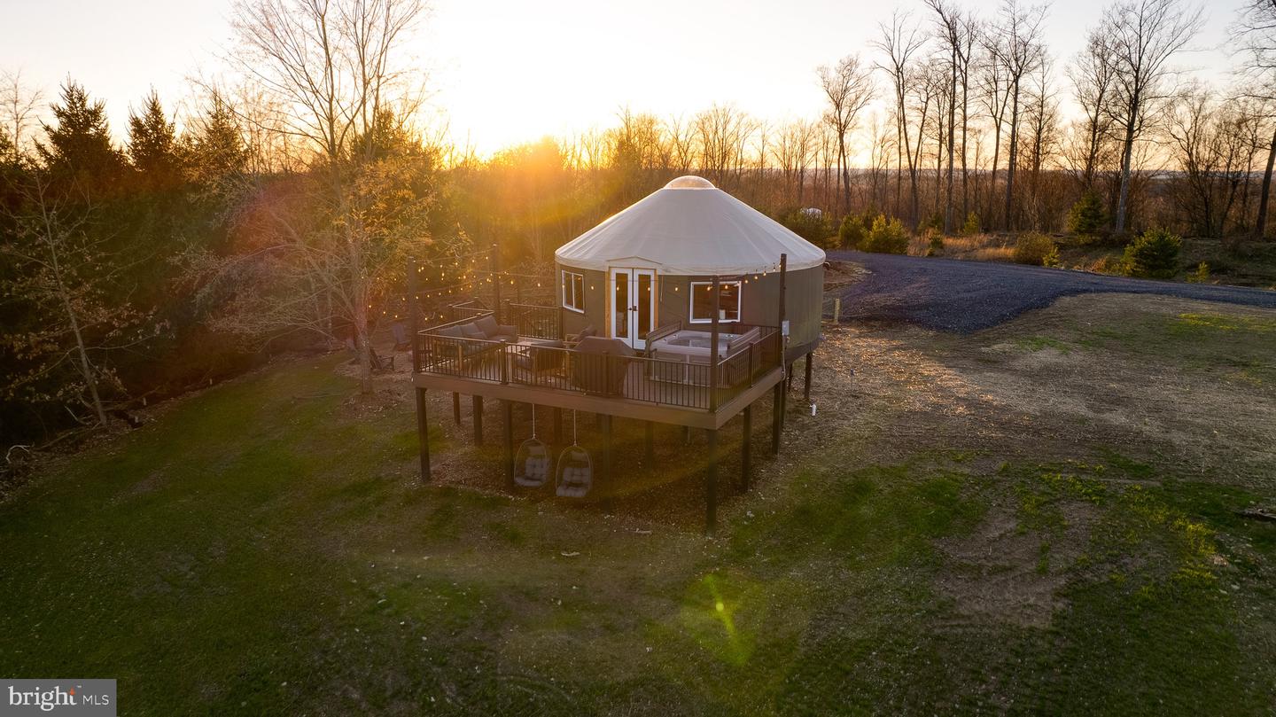 230 Yurt Ln Property Photo 9
