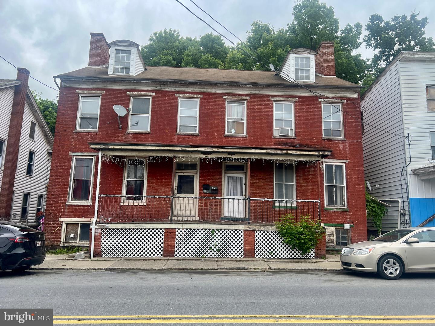 107 & 109 North Main Street Property Photo 1