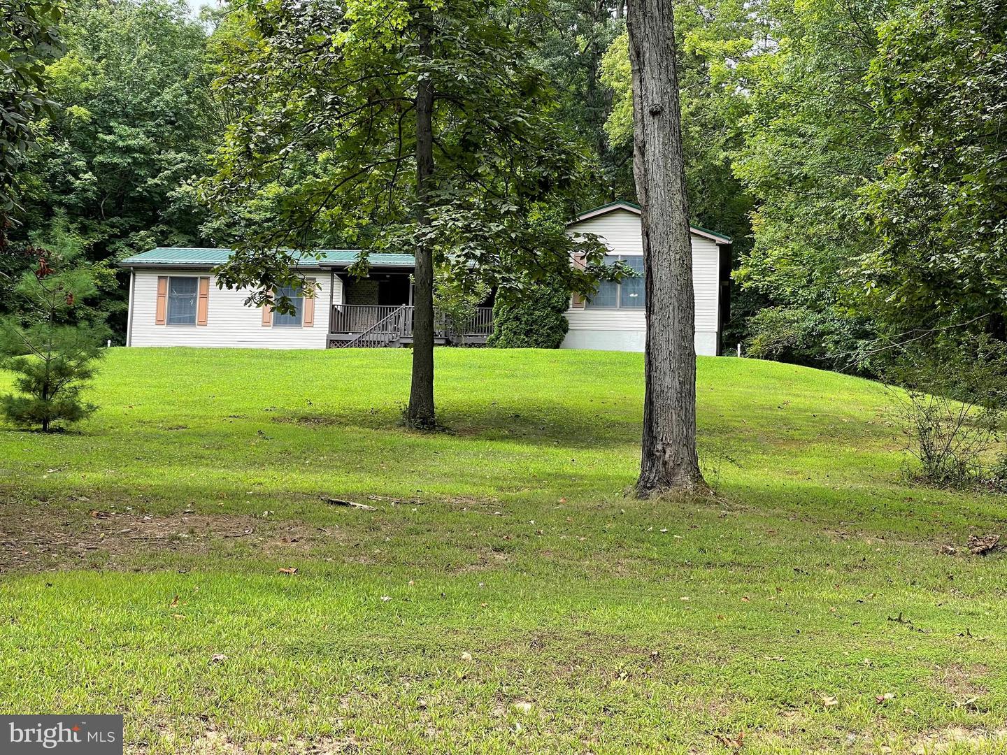 250 Oak Ln Property Photo 1