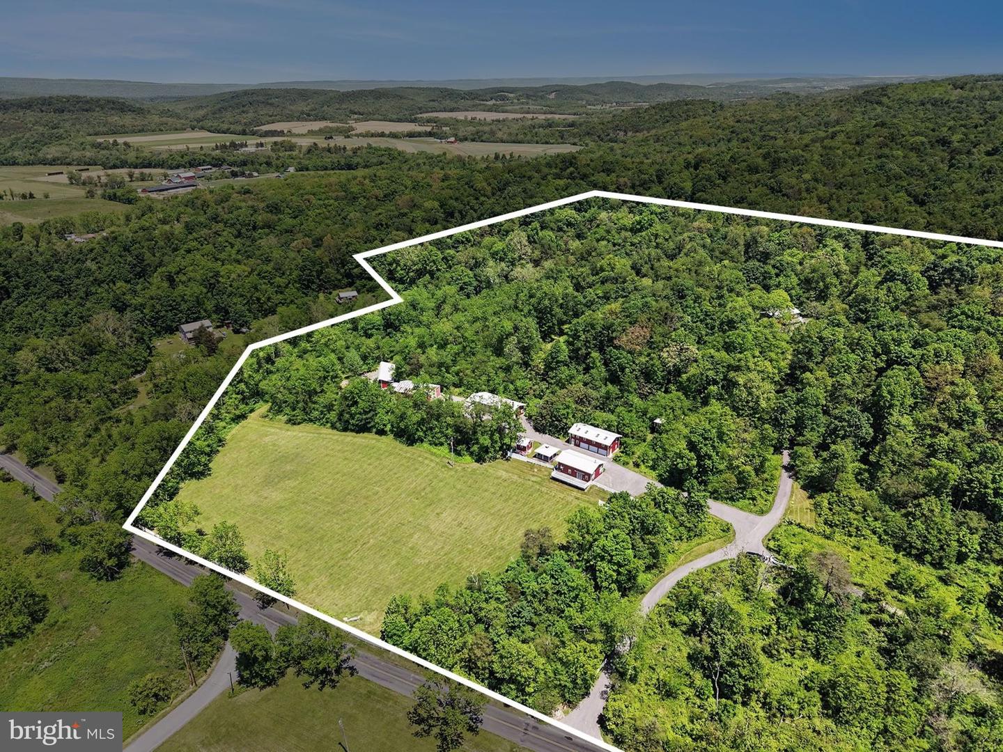 1339 Spruce Hill Rd Property Photo 4