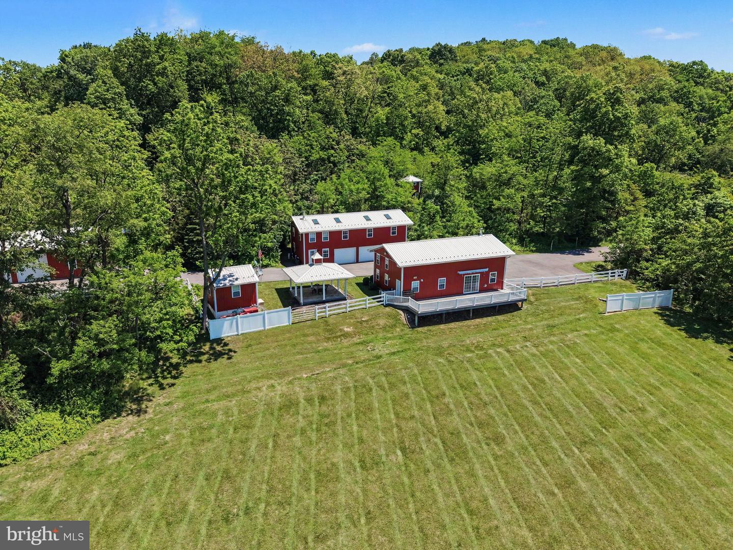 1339 Spruce Hill Rd Property Photo 6