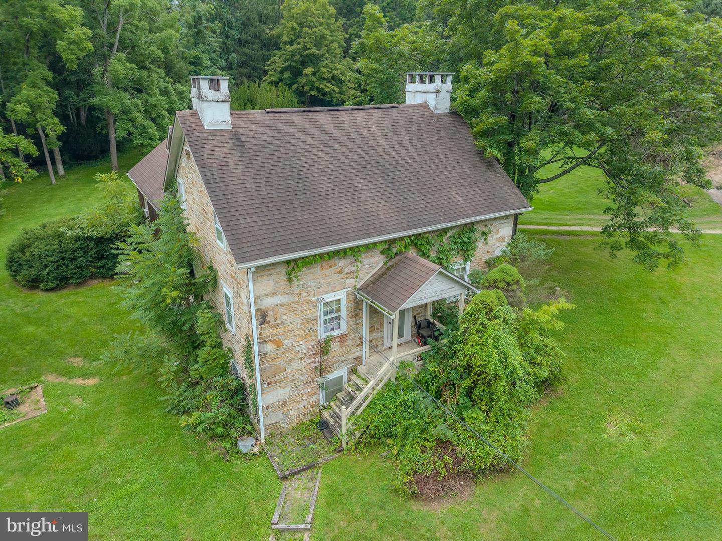 4596 Arch Rock Rd Property Photo 3