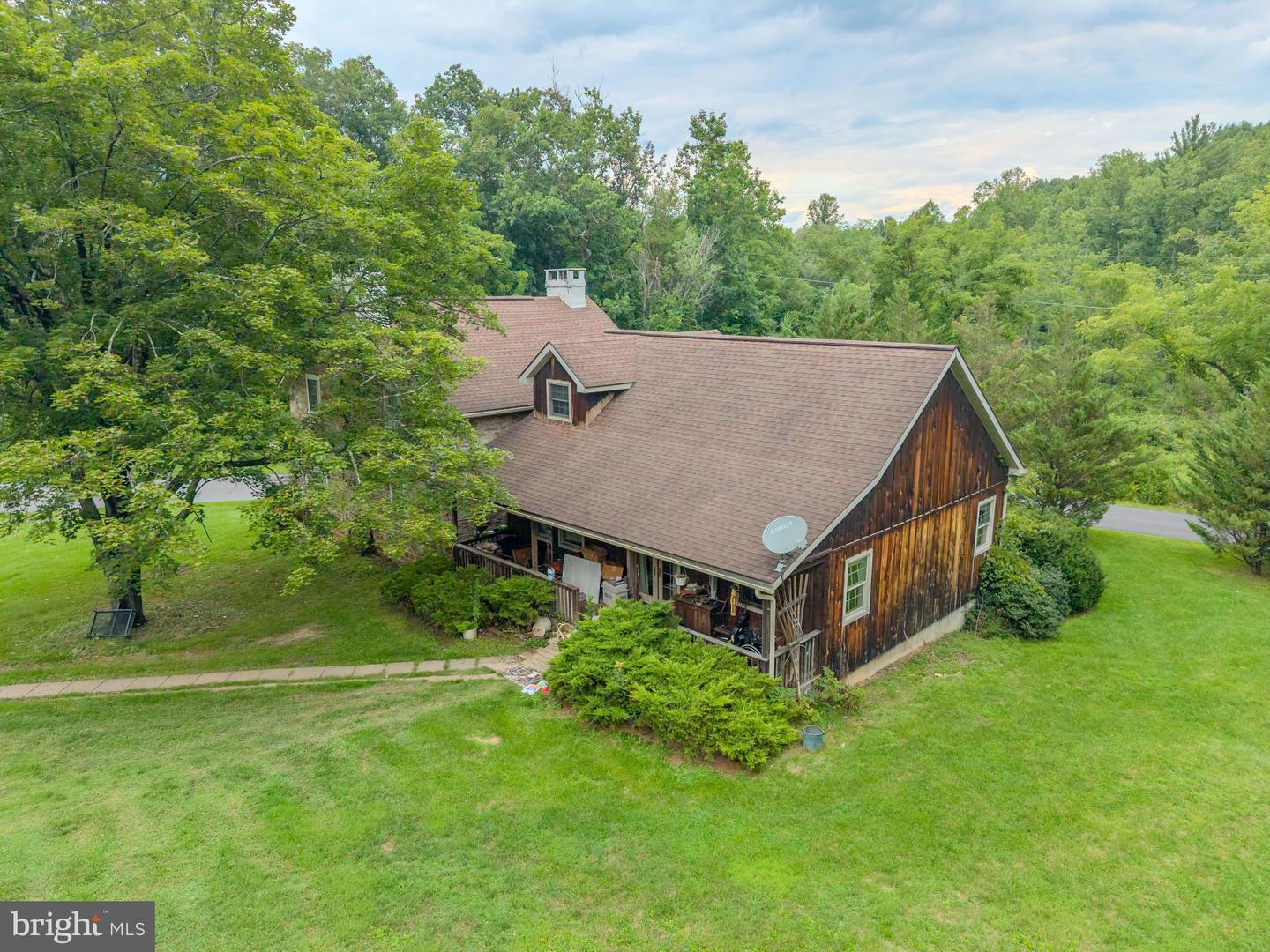 4596 Arch Rock Rd Property Photo 5