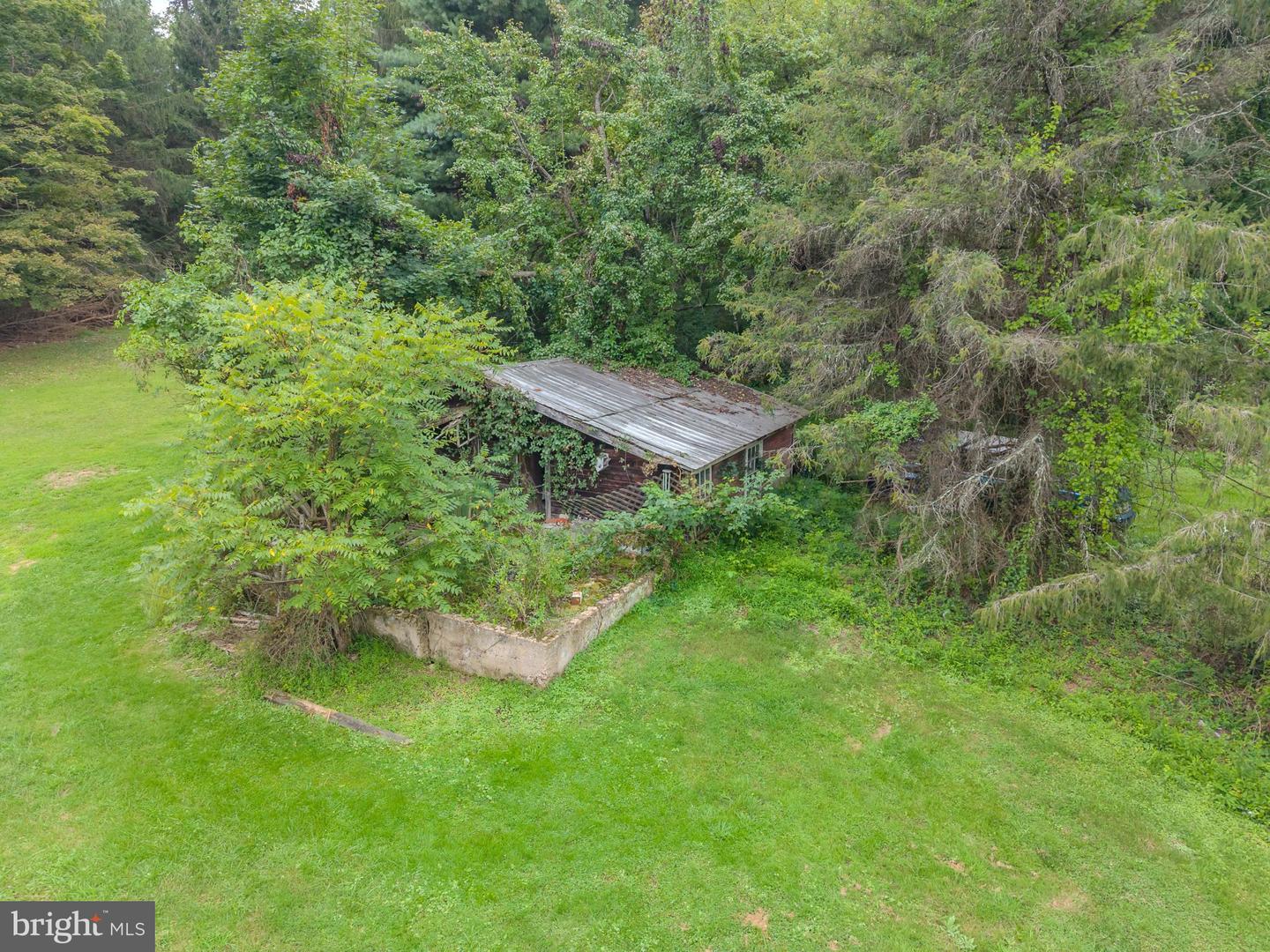 4596 Arch Rock Rd Property Photo 6