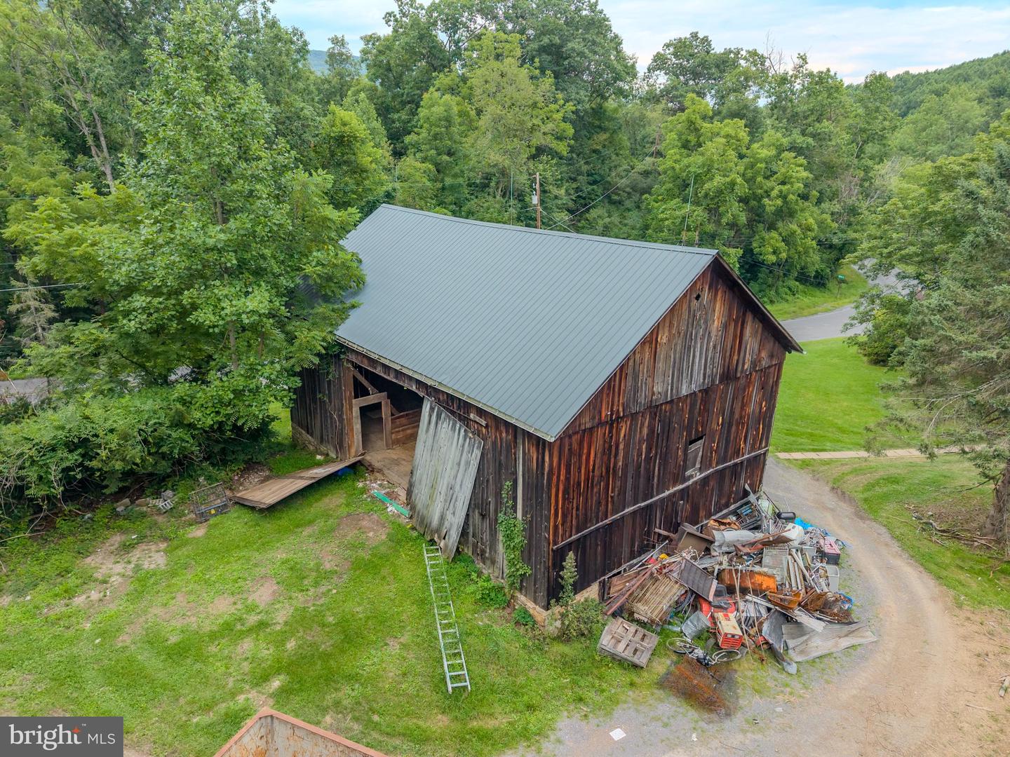 4596 Arch Rock Rd Property Photo 10