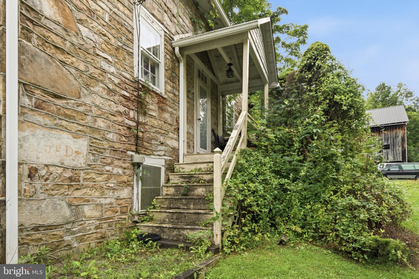 4596 Arch Rock Rd Property Photo 12