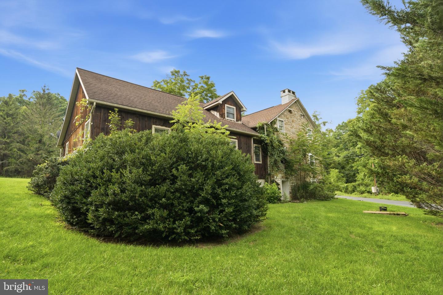 4596 Arch Rock Rd Property Photo 14