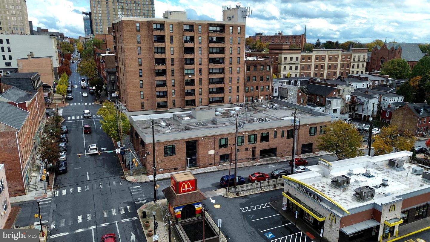 110 W KING ST Property Photo 1