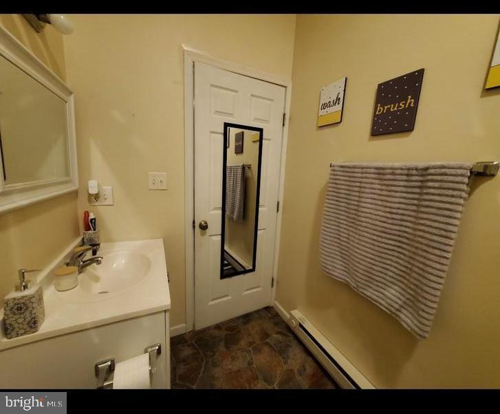 464 Manor St Property Photo 12