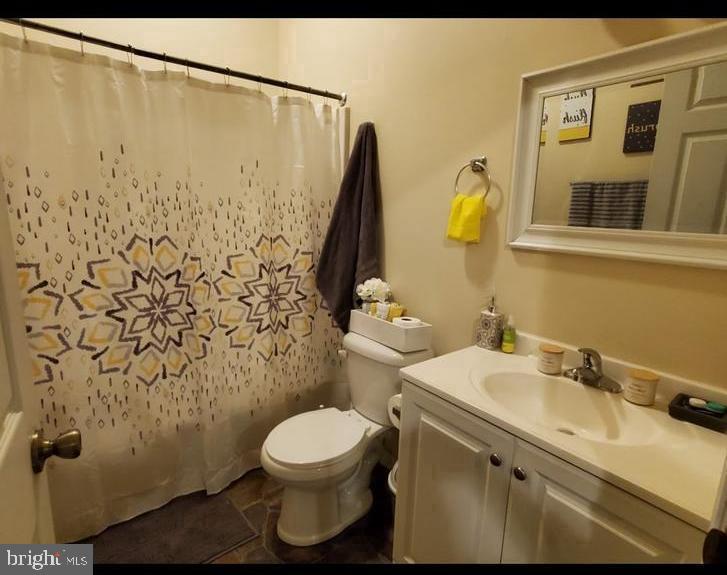 464 Manor St Property Photo 14