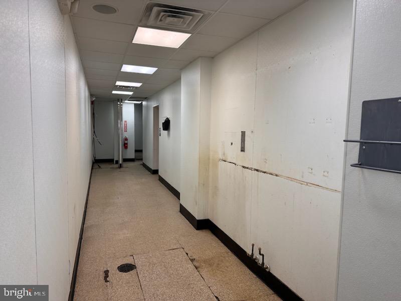 217 N Queen St Property Photo 3