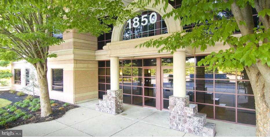 1850 William Penn Way #109 Property Photo 1