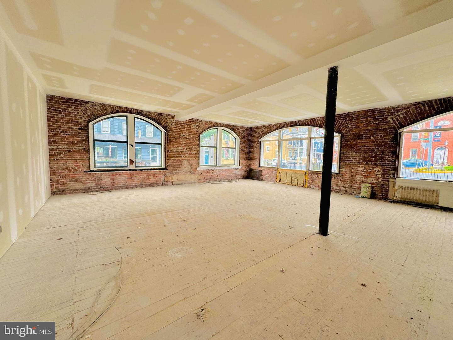 55 Market Sq Property Photo 8