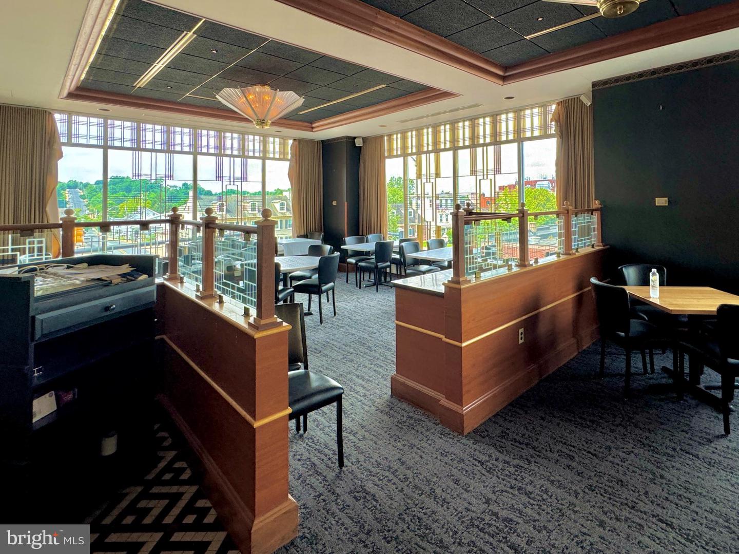 124 E Main St #restaurant Property Photo 8