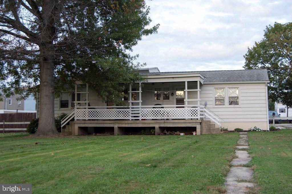 525 Franklin St Property Photo 7